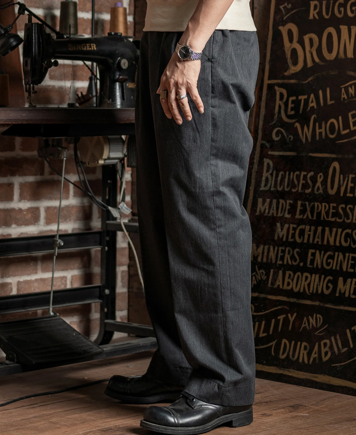 1930s IVY Style Double Pleated Chino Trousers - Image 5