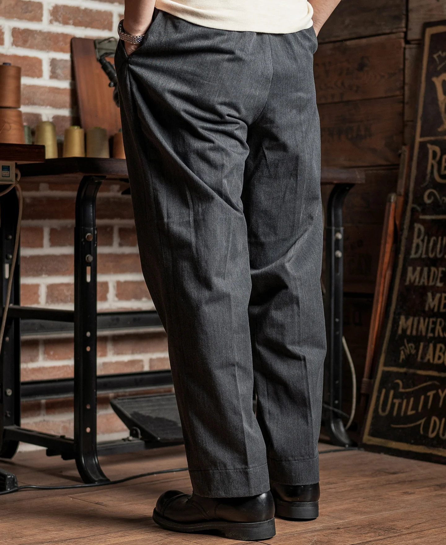 1930s IVY Style Double Pleated Chino Trousers - Image 6