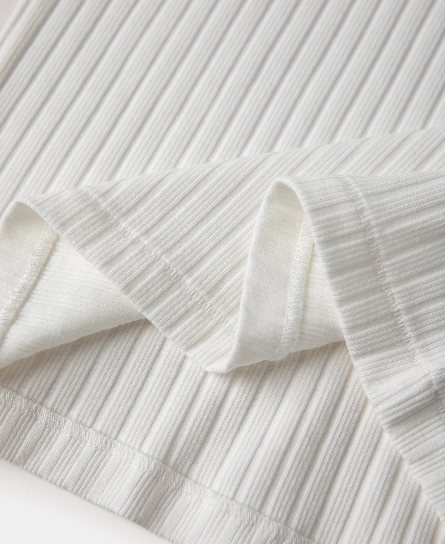1950s Ribbed Cotton-Spandex Blend T-Shirt - White - Image 7